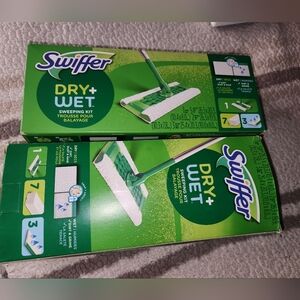 Swiffer Green and White Sweeping Kit